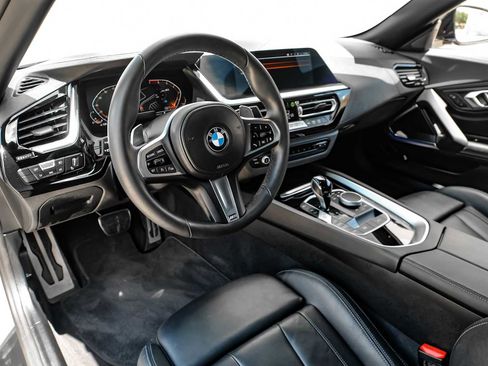 Used 2024 BMW Z4 sDrive30i w/ Convenience Package RWD image 3