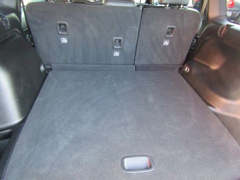 Used 2024 Jeep Grand Cherokee Altitude AWD/4WD image 15