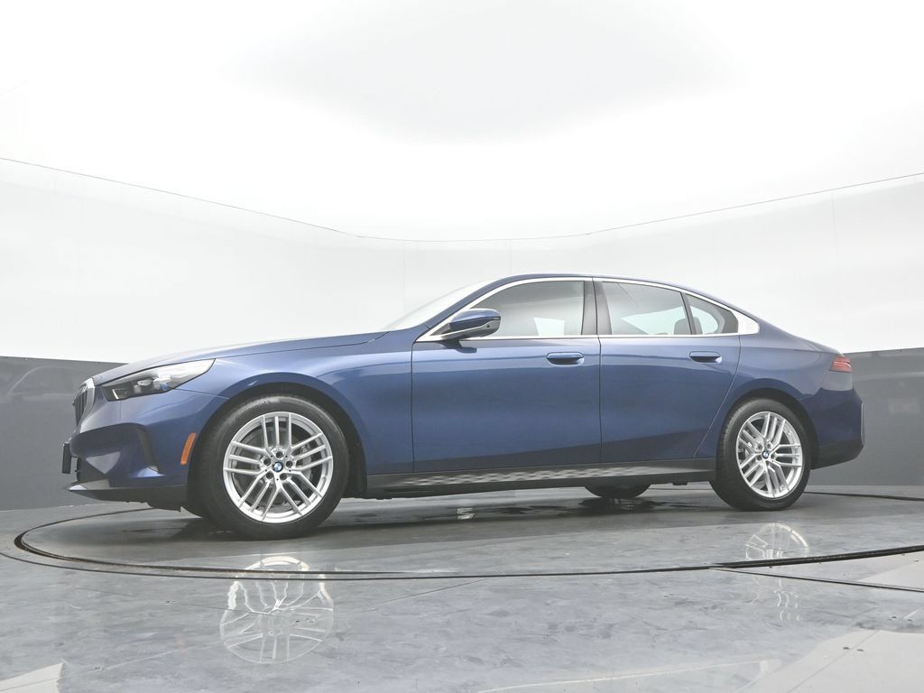 Used 2024 BMW 530i xDrive w/ Premium Package AWD/4WD image 31