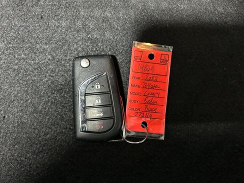 Used 2022 Toyota Camry LE AWD/4WD image 35