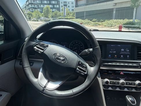 Used 2019 Hyundai Elantra Value Edition FWD image 15