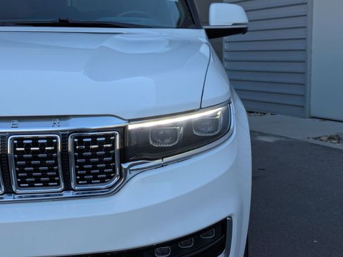 Used 2022 Jeep Grand Wagoneer Series II w/ Convenience Group III image 9