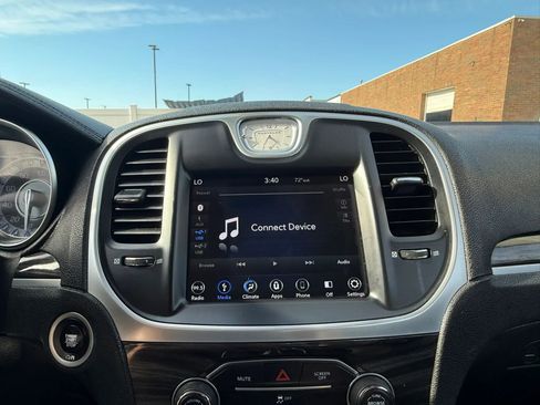 Used 2019 Chrysler 300 Touring RWD image 30
