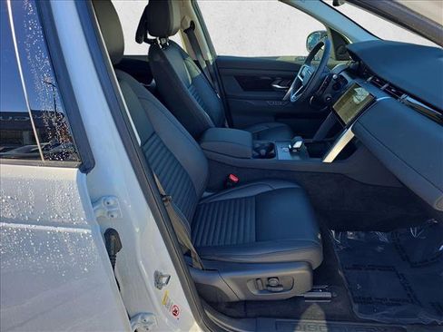 Used 2025 Land Rover Discovery Sport S image 10