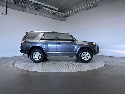 Used 2019 Toyota 4Runner SR5 image 10