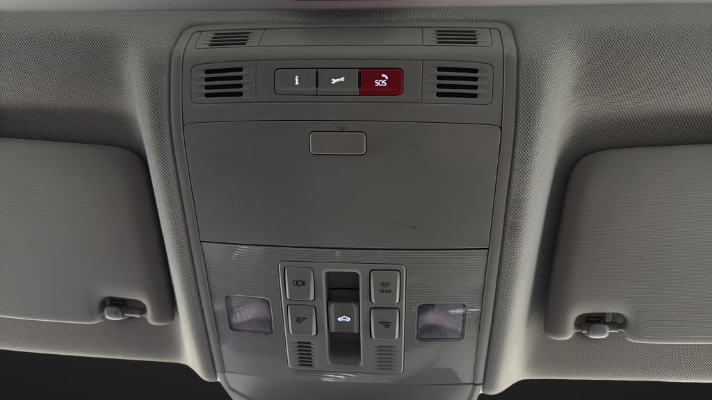 Used 2025 Volkswagen Jetta SE FWD image 30
