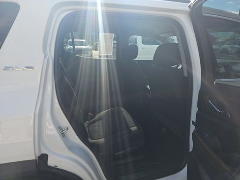 Used 2023 GMC Acadia SLE w/ Driver Convenience Package image 22