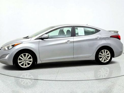 Used 2015 Hyundai Elantra SE w/ Option Group 02 FWD image 8