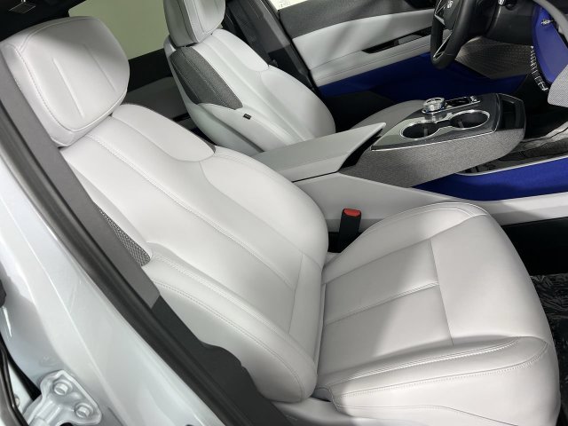 Used 2027 Cadillac Optiq Luxury RWD image 28