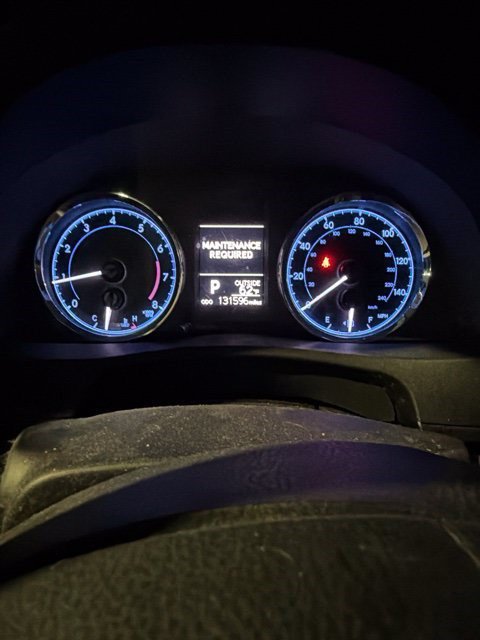 Used 2018 Toyota Corolla LE FWD image 2