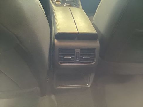 Used 2024 Nissan Rogue S AWD/4WD image 13