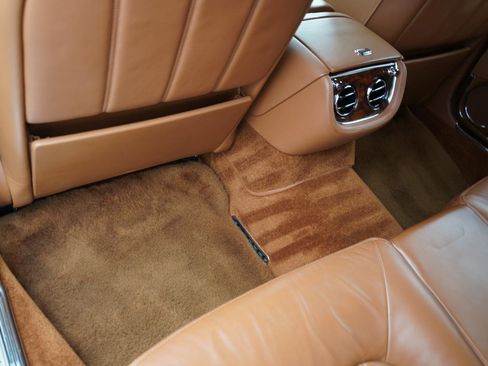 Used 2011 Bentley Mulsanne image 50