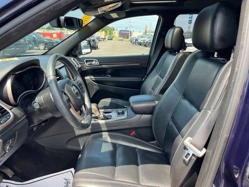 Used 2017 Jeep Grand Cherokee Limited AWD/4WD image 11
