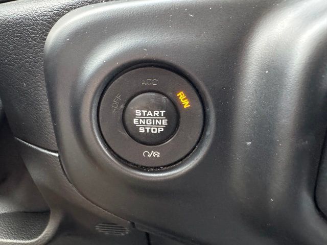 Used 2020 Jeep Gladiator Overland AWD/4WD image 17
