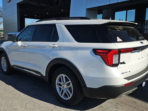 New 2025 Ford Explorer Active w/ Active Comfort Package RWD image 4