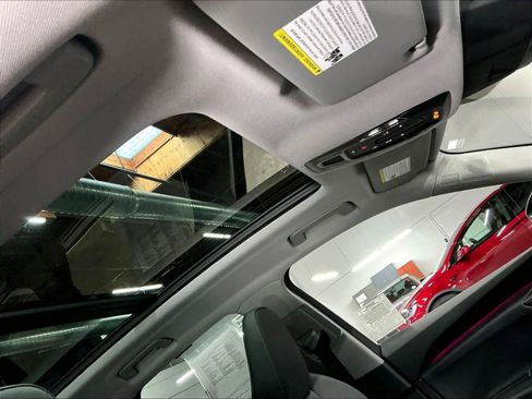 Certified 2025 Audi Q5 Prestige image 25