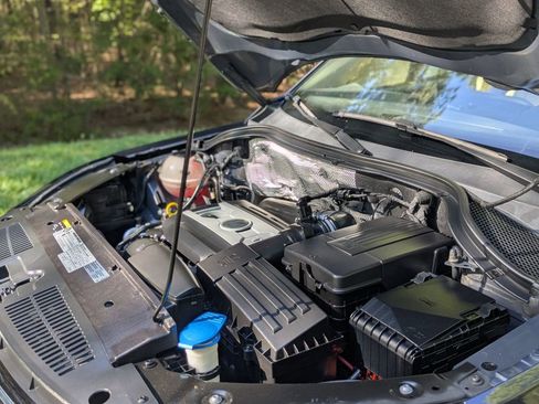 Used 2016 Volkswagen Tiguan S image 30