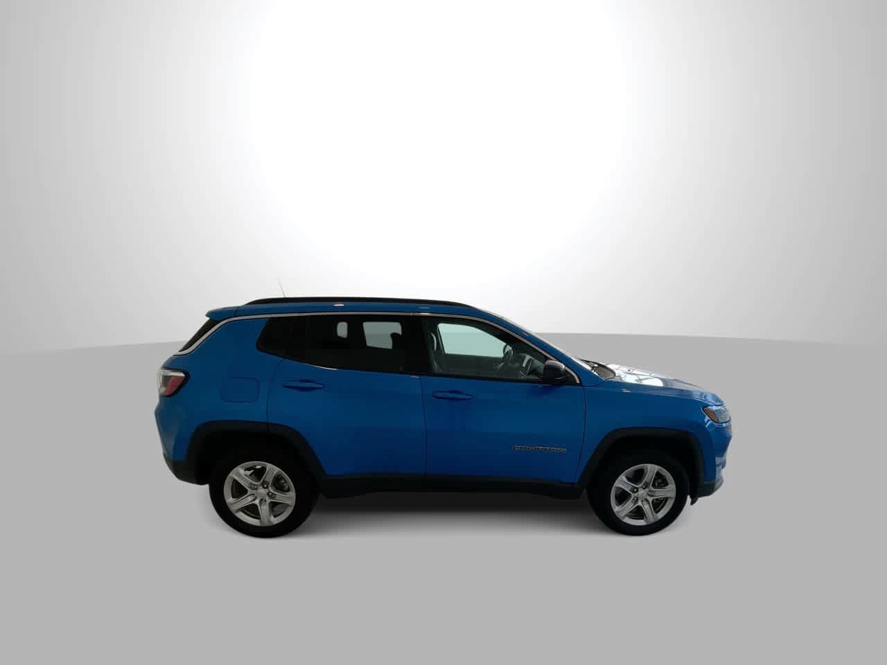 Used 2024 Jeep Compass Latitude AWD/4WD image 9