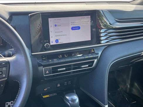 Used 2025 Toyota Camry SE FWD image 7
