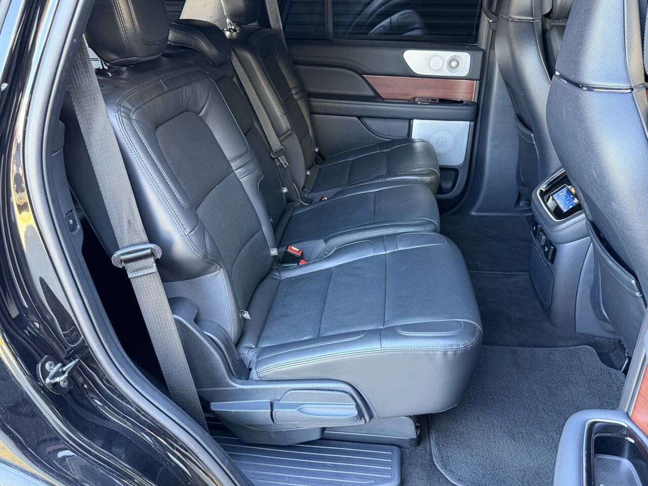Used 2022 Lincoln Navigator Reserve AWD/4WD image 21