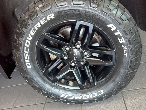 Used 2019 Chevrolet Silverado 1500 LT Trail Boss AWD/4WD image 9