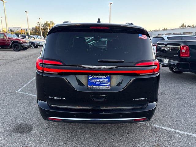 Used 2022 Chrysler Pacifica Limited FWD image 5