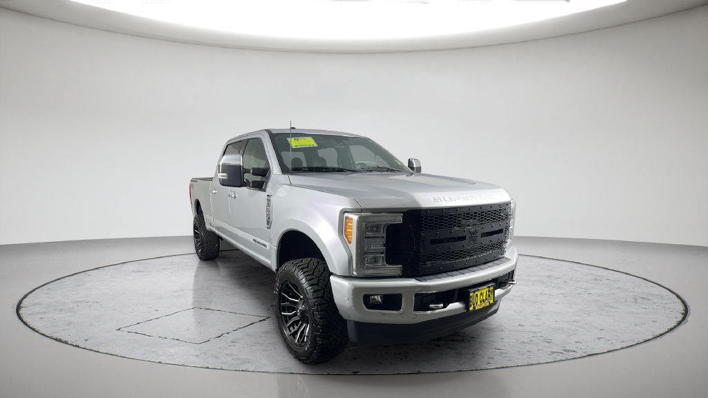 Used 2017 Ford F350 Platinum w/ FX4 4x4 Off Road Package image 4