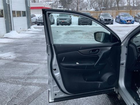 Used 2020 Nissan Rogue Sport S image 20