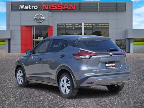 New 2025 Nissan Kicks Play S image 4