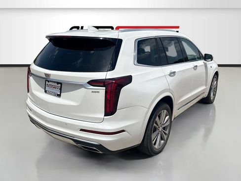 Used 2024 Cadillac XT6 Premium Luxury w/ Technology Package FWD image 7