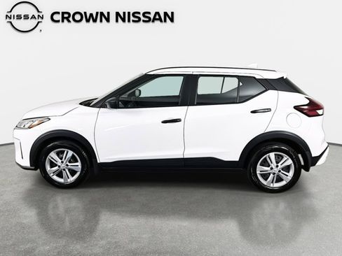 Certified 2025 Nissan Kicks Play S image 9