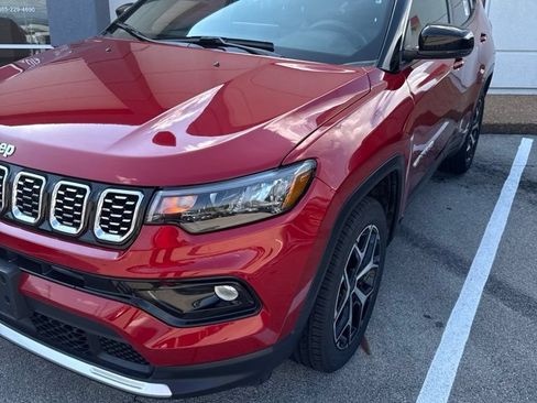 Used 2025 Jeep Compass Limited AWD/4WD image 1