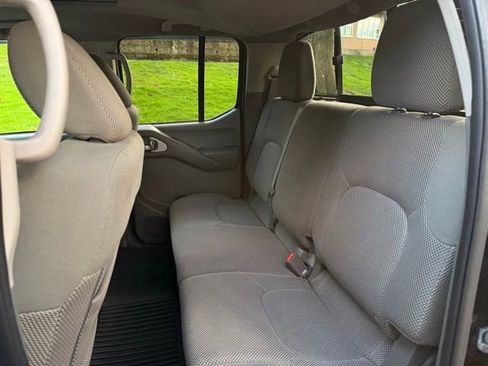 Used 2016 Nissan Frontier SV image 20