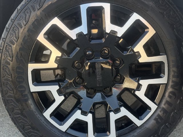 Used 2025 GMC Sierra 2500 Denali w/ Denali Reserve Package AWD/4WD image 10