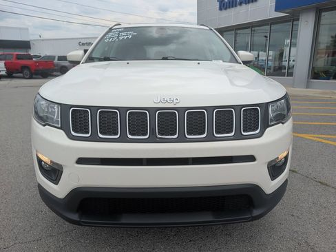 Used 2018 Jeep Compass Latitude AWD/4WD image 2