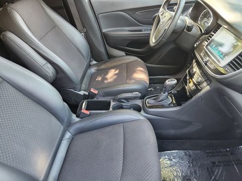 Used 2020 Buick Encore Preferred FWD image 19