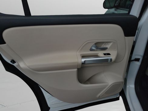 Certified 2023 Mercedes-Benz GLB 250 image 7