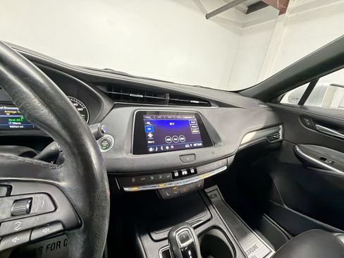 Used 2019 Cadillac XT4 Premium Luxury w/ Cold Weather Package FWD image 17