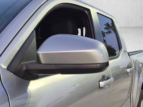 Used 2024 Toyota Tacoma SR5 w/ SR5 Upgrade Package AWD/4WD image 11