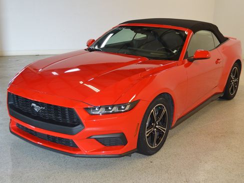 Used 2025 Ford Mustang Premium RWD image 7