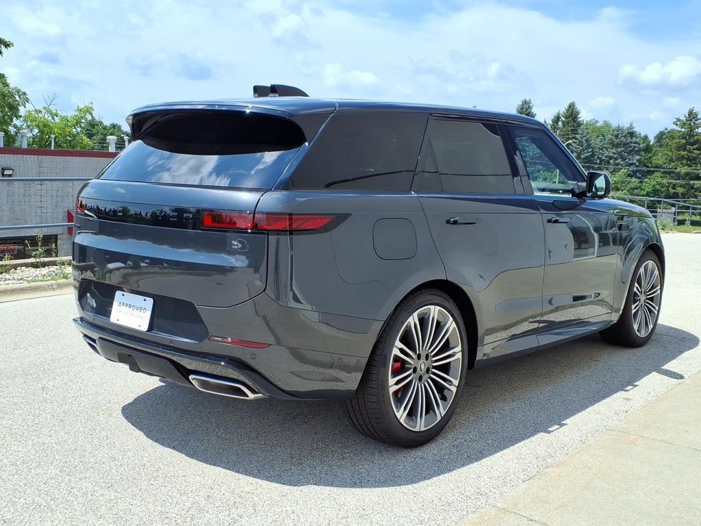 New 2025 Land Rover Range Rover Sport Dynamic SE AWD/4WD image 5