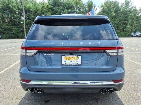 Used 2026 Lincoln Aviator AWD image 5