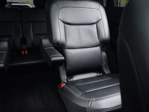 Used 2023 Ford Explorer Limited w/ Equipment Group 301A image 17