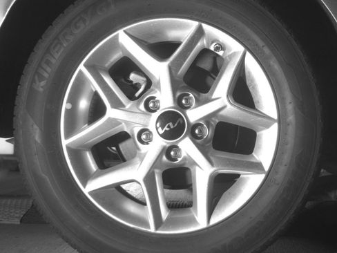 Used 2025 Kia Soul LX w/ LX Technology Package FWD image 15