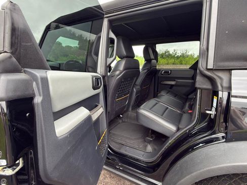 Used 2023 Ford Bronco Badlands w/ Sasquatch Package AWD/4WD image 19