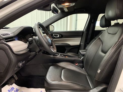 Used 2025 Jeep Compass Limited AWD/4WD image 14