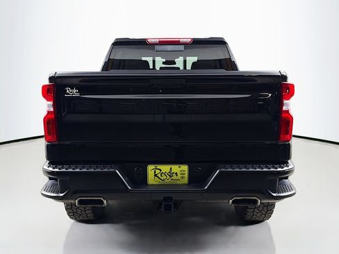 Used 2024 Chevrolet Silverado 1500 LT Trail Boss w/ Convenience Package II AWD/4WD image 7