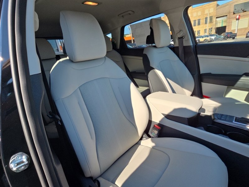 New 2026 Kia Sportage EX FWD image 15