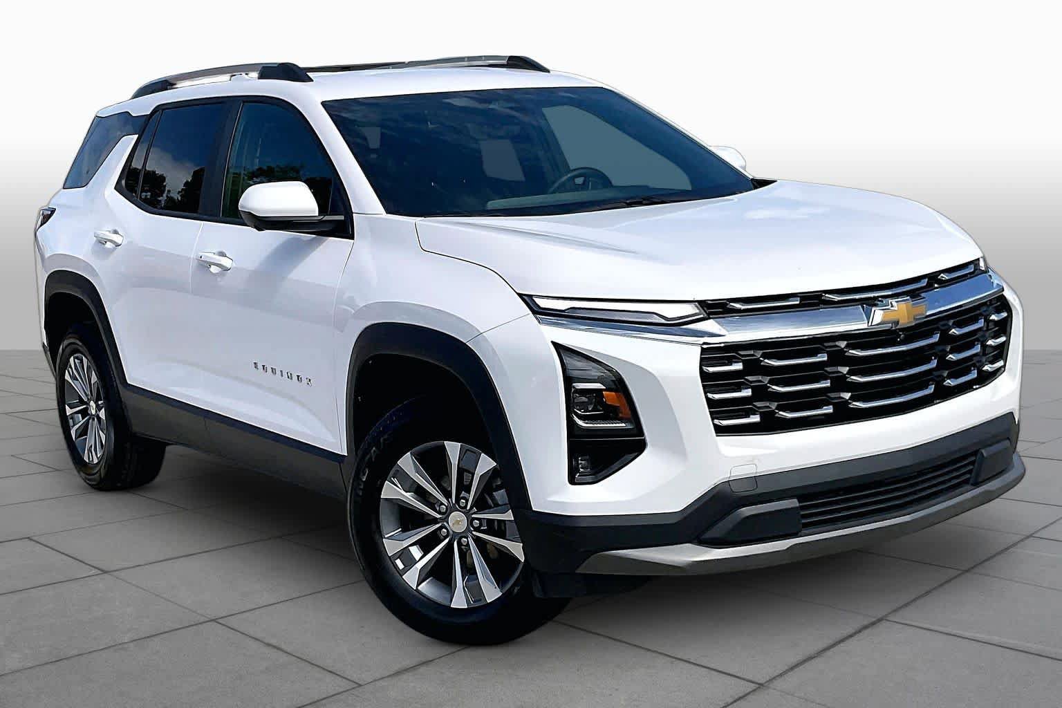 Used 2025 Chevrolet Equinox LT w/ Convenience Package II FWD image 3