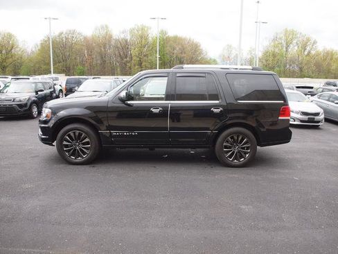 Used 2016 Lincoln Navigator Select AWD/4WD image 3